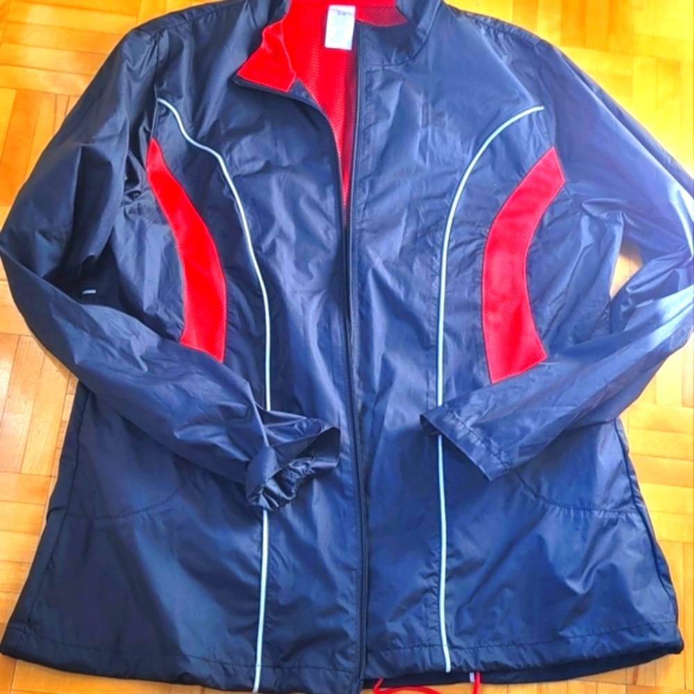 Curves Women's Black Red Trim Zip Up Athletic Reflective Jacket Size M 10/12